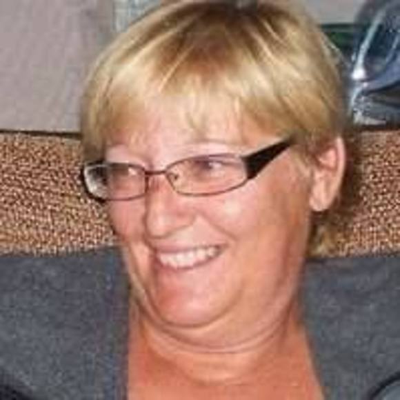 Meet your Posher, Debra - Picture 1 of 1